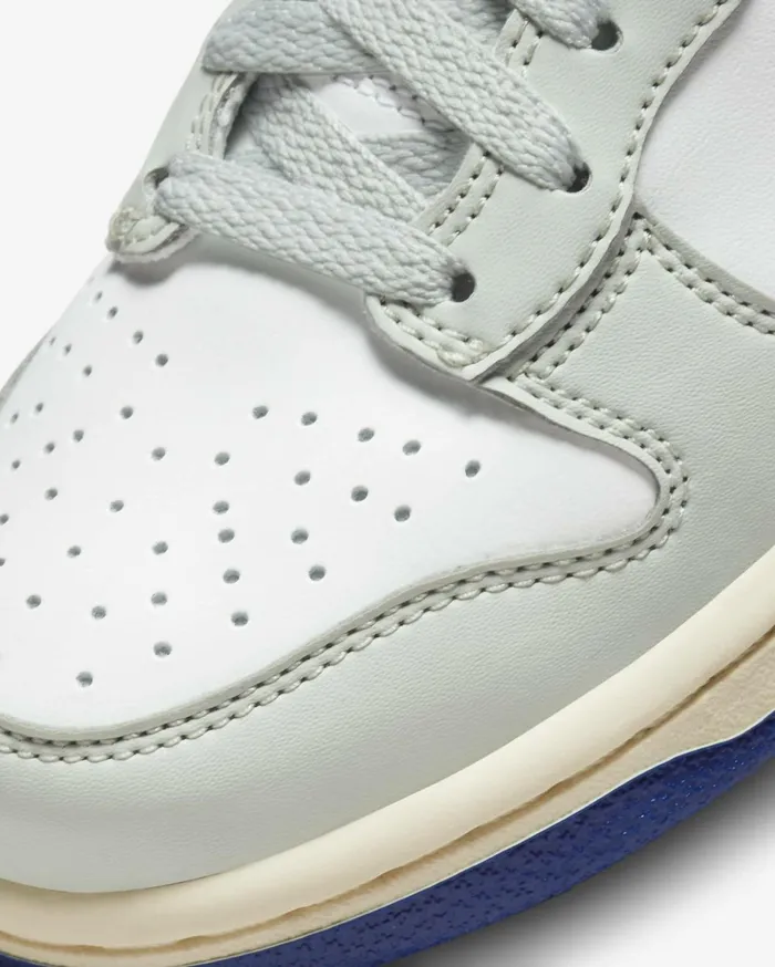 All Shoes Kids Nike Dunk High SE Summit Whitedeep Royal Bluelight Silverbaltic Blue