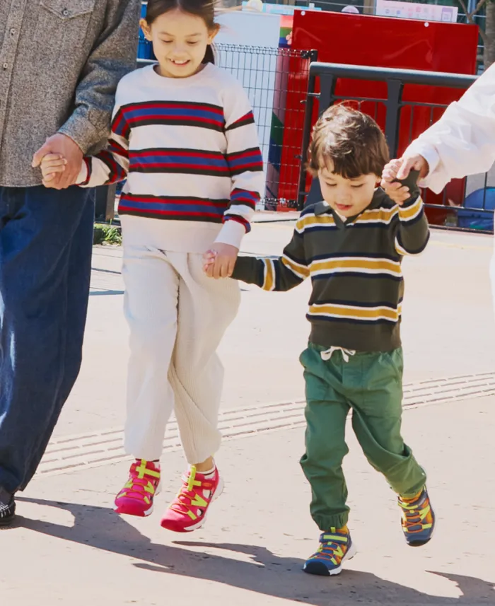 Big Kids039 Motozoa Vintage IndigoScarlet Ibis Sandal Kids KEEN Big Kids Big Kids039 Motozoa Vintage IndigoScarlet Ibis Sandal Kids KEEN Big Kids