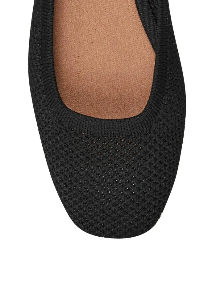 Daneric Flat Black Women Lucky Brand Shoes