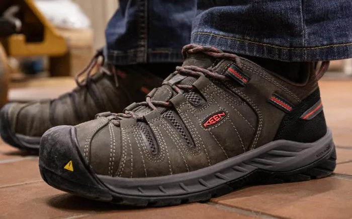 Flint II Steel Toe MagnetRose Women KEEN Work Boots and Shoes Flint II Steel Toe MagnetRose Women KEEN Work Boots and Shoes