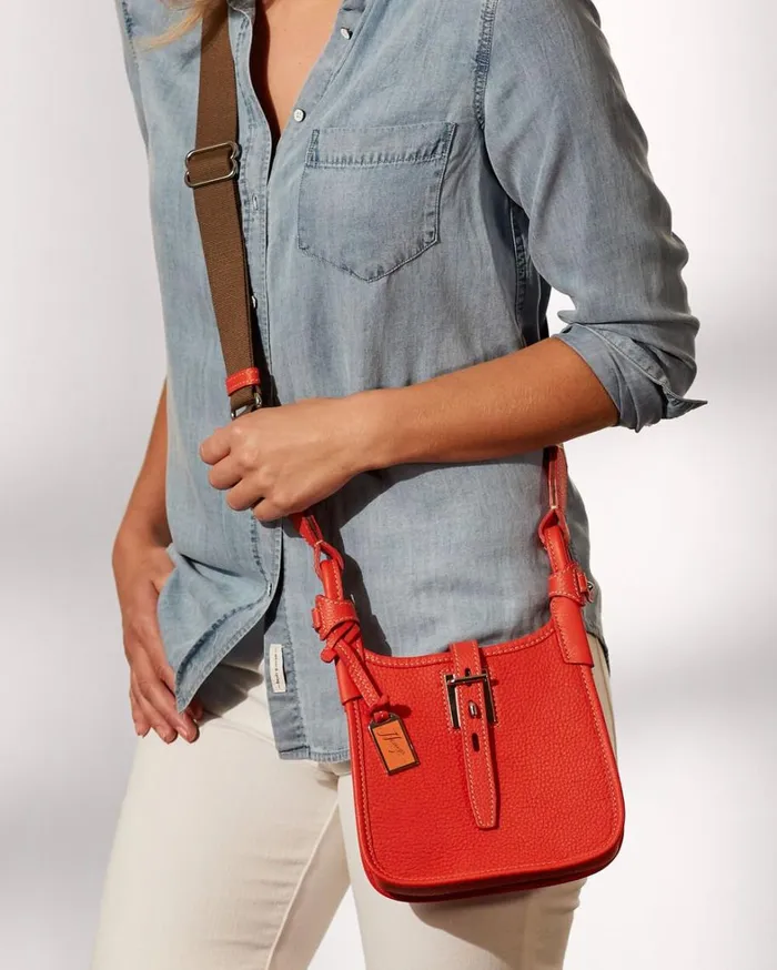 Henrys Mini Crossbody Black Women Dooney and Bourke Crossbodies Henrys Mini Crossbody Black Women Dooney and Bourke Crossbodies