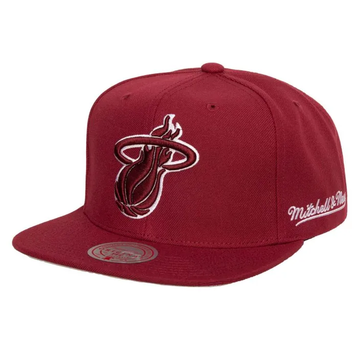 Mitchell and Ness Christmas Day Snapback NBA Miami Heat Men Hats and Headwear Mitchell and Ness Christmas Day Snapback NBA Miami Heat Men Hats and Headwear