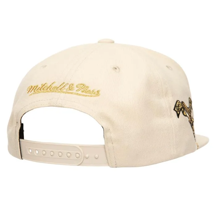 Mitchell and Ness Golden Ivory Snapback Chicago Bulls Men Hats and Headwear