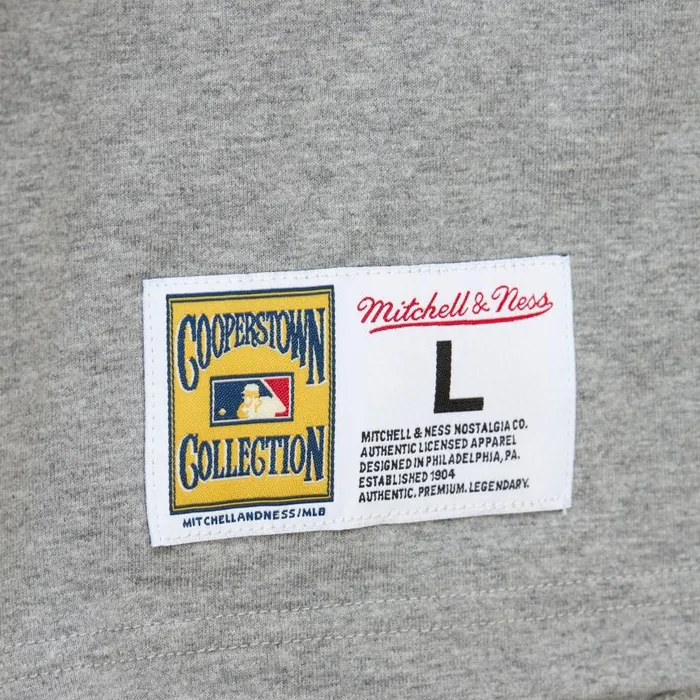 Mitchell and Ness Legends SS Tee Milwaukee Braves Hank Aaron Men TShirts and Tops Mitchell and Ness Legends SS Tee Milwaukee Braves Hank Aaron Men TShirts and Tops