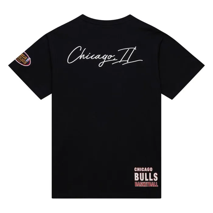 Mitchell and Ness MandN Hometown SS Tee Vintage Logo Chicago Bulls Men TShirts and Tops Mitchell and Ness MandN Hometown SS Tee Vintage Logo Chicago Bulls Men TShirts and Tops