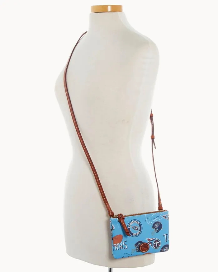 NFL Titans Top Zip Crossbody Titans Women Dooney and Bourke Crossbodies
