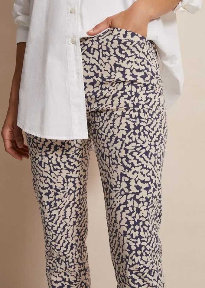 Phase Eight Trousers Carmella Printed Straight Leg Trousers Carbonwhite 8211 Women Phase Eight Trousers Carmella Printed Straight Leg Trousers Carbonwhite 8211 Women