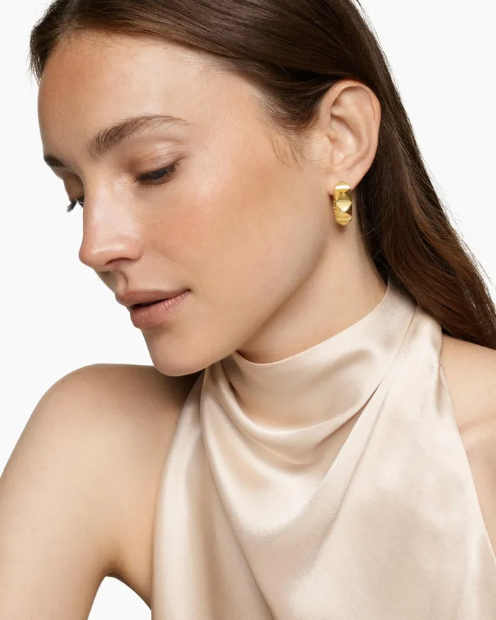 Pyramid Hoop Earrings In 18K Yellow Gold 239mm Women David Yurman Hoop Pyramid Hoop Earrings In 18K Yellow Gold 239mm Women David Yurman Hoop