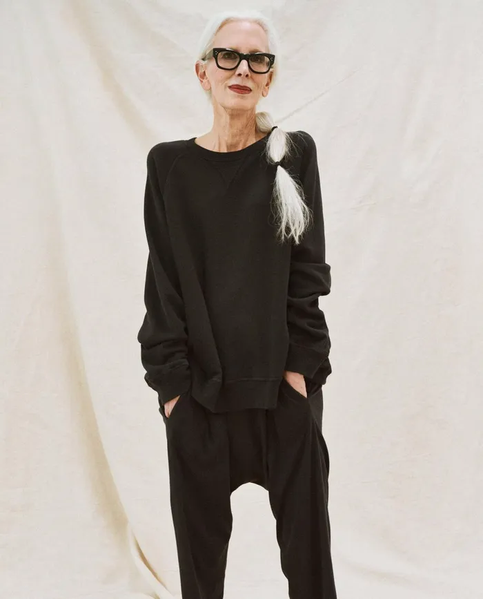 Sweatshirts Women The Great The Slouch Sweatshirt Solid Almost Black Sweatshirts Women The Great The Slouch Sweatshirt Solid Almost Black