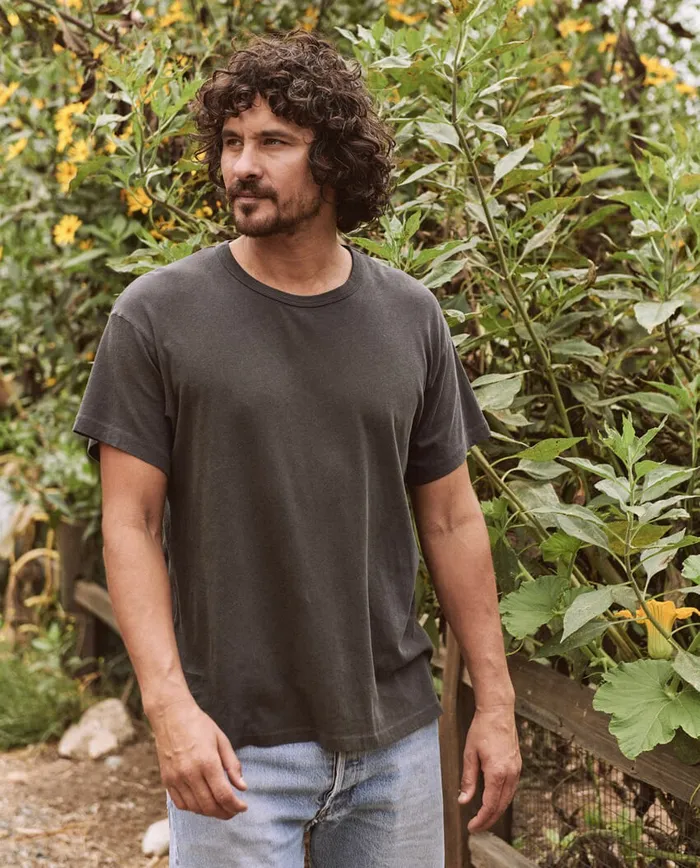 Tees and Sweats Men The Great The Men039s Boxy Crew Washed Black