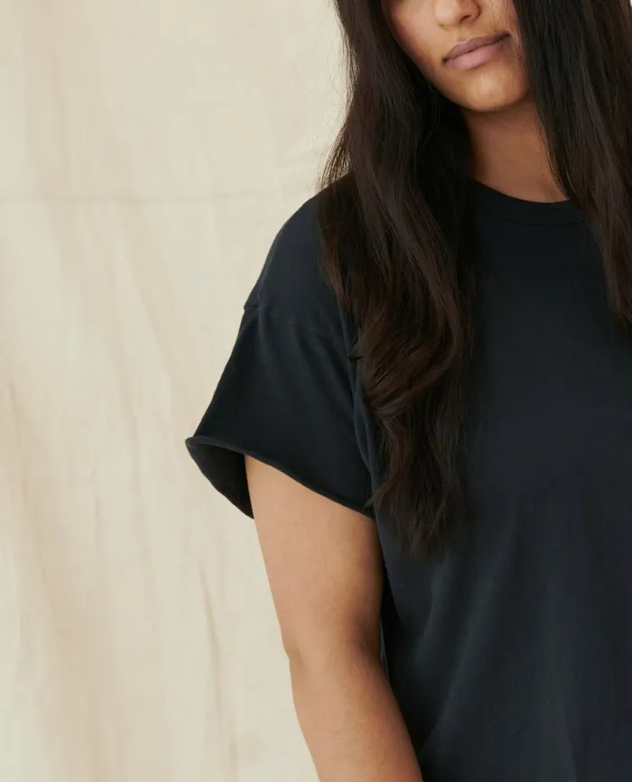 Tees Women The Great The Crop Tee Solid Almost Black Tees Women The Great The Crop Tee Solid Almost Black