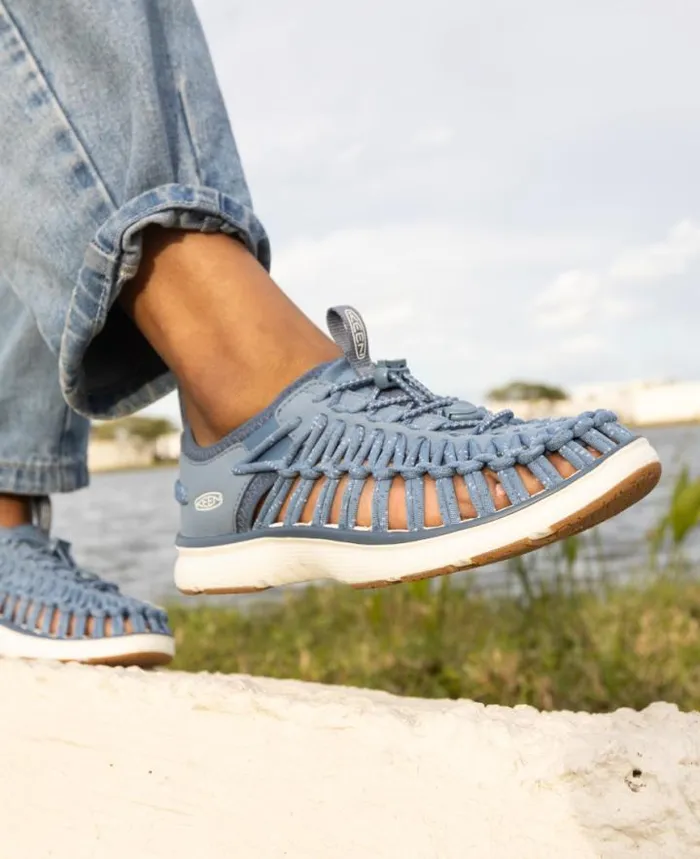 UNEEK O3 BlackStar White Sandal Women KEEN Casual